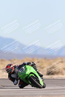 media/Dec-07-2025-CVMA (Sun) [[3e7d2de5dc]]/Race 9-Formula UL Shootout/